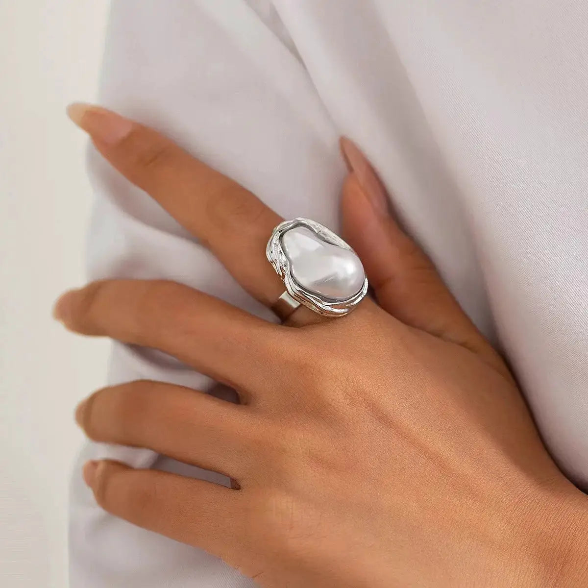 Retro Baroque Imitation Pearl Ring Women Irregular Shape 14K Gold Plated Vintage Style Jewelry