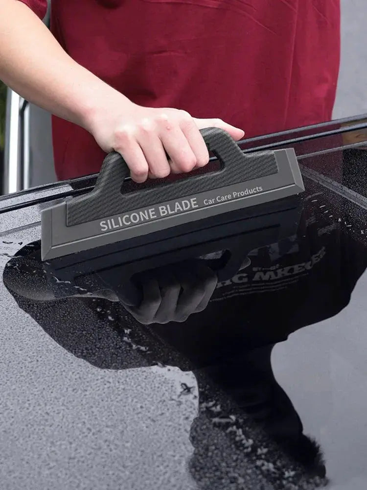 Silicone blade windshield scraper with black anti-slip handle by Simples Market
