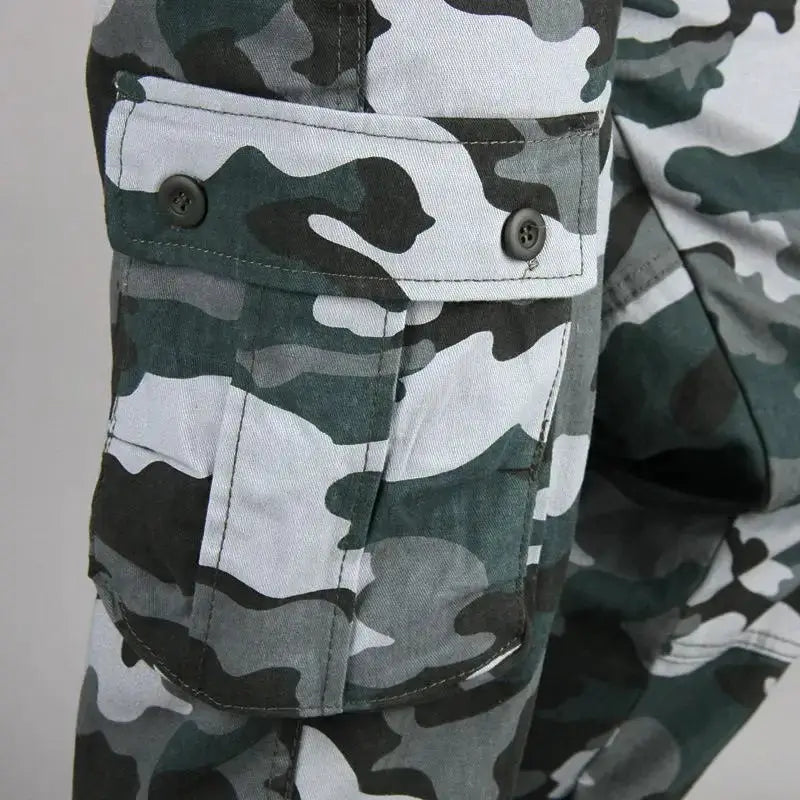 Men's camouflage cotton overalls by Simples Market with multiple cargo pockets