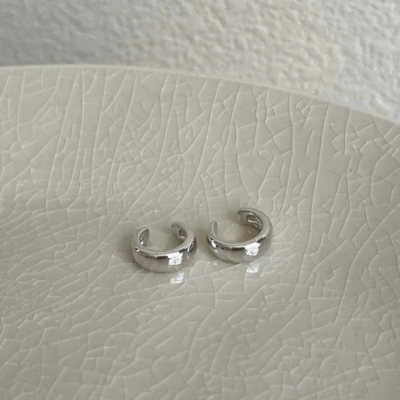 C-shaped silver ear cuffs for women, no-piercing style, 2 pieces shown