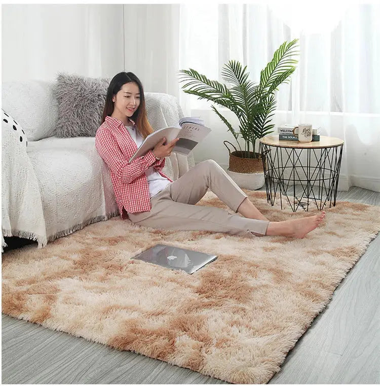 Shaggy beige living room rug, long-pile plush floor mat sized 160x230 cm