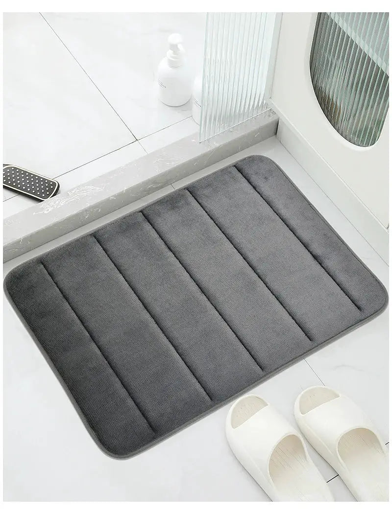 Coral velvet bathroom mat, gray plush anti-skid bath floor mat, machine washable.
