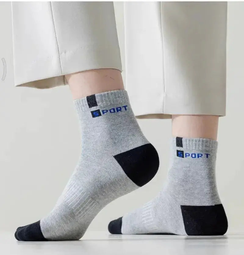 Men's Cotton Socks Breathable Soft Comfort Middle Tube For Running And Sports With Letter Fashion Design Elastic