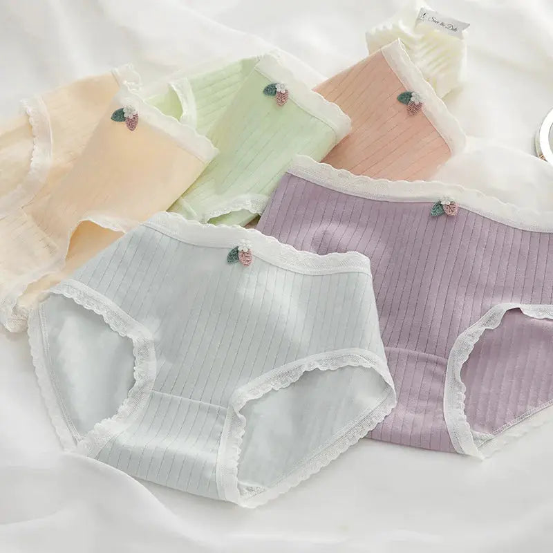 Simples Market 5-piece cotton panties set in pastel colors, mid-rise briefs with lace trim.