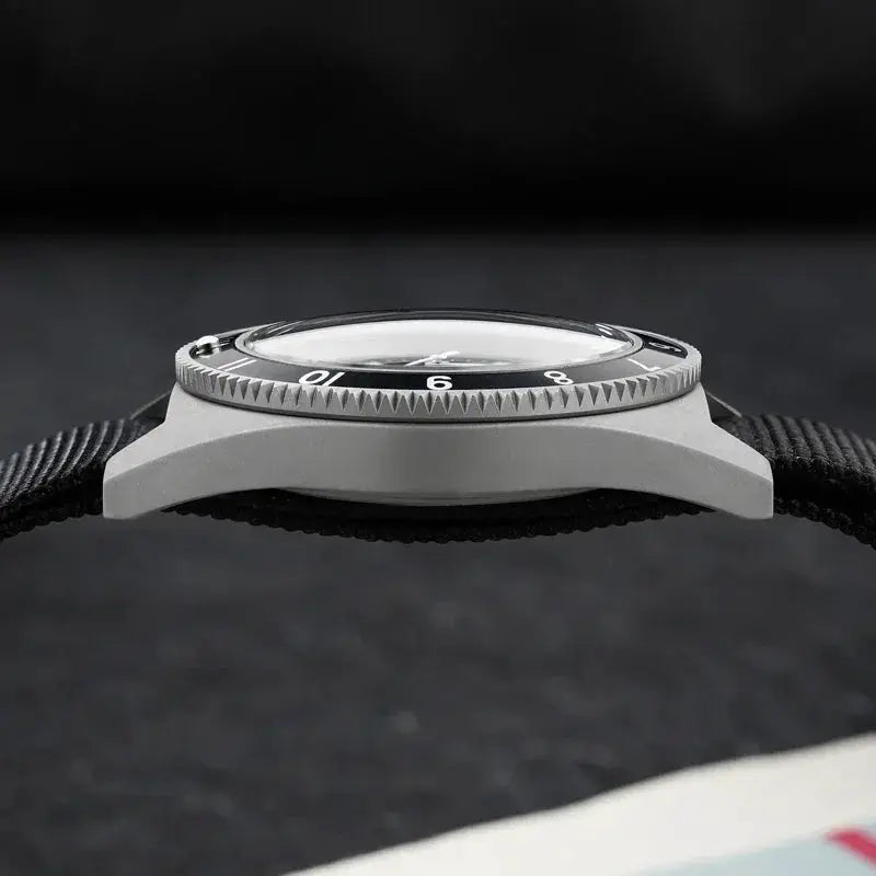Watchdives WD1972 quartz watch with grey case, black bezel and fabric strap