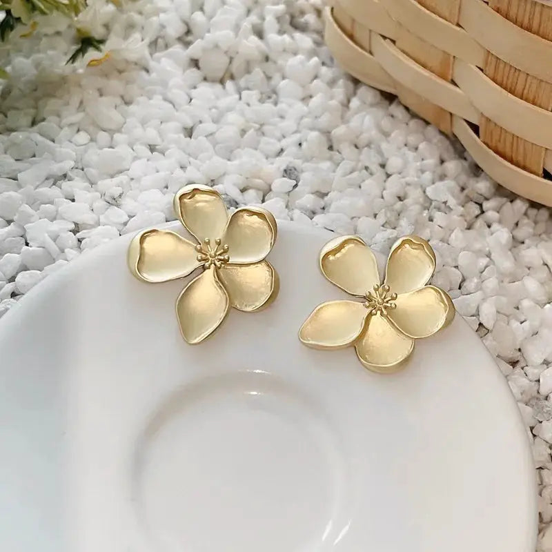 Gold Color Matte Texture Metal Flower Retro Earrings for Women and Girls Party Jewelry Gifts 2024