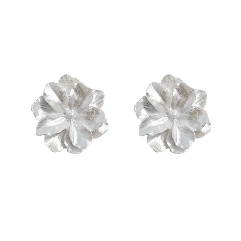 Simples Market silver-tone camellia flower stud earrings, women's pair