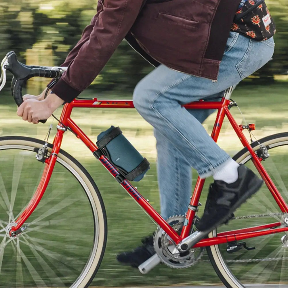 Speaker holder mount for bike by Simples Market with adjustable strap, fits JBL Flip 6/5 and Charge 5.