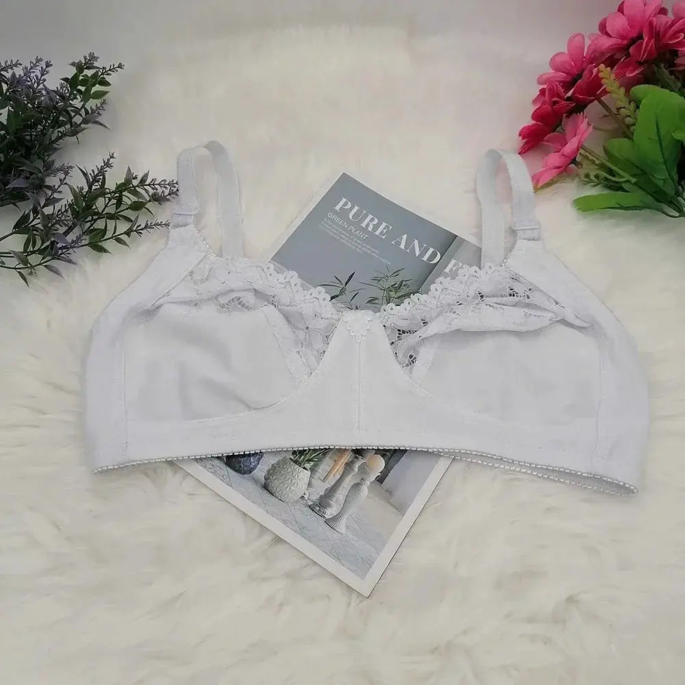 Simples Market wire-free white lace bra with unlined cups and delicate trim, plus size