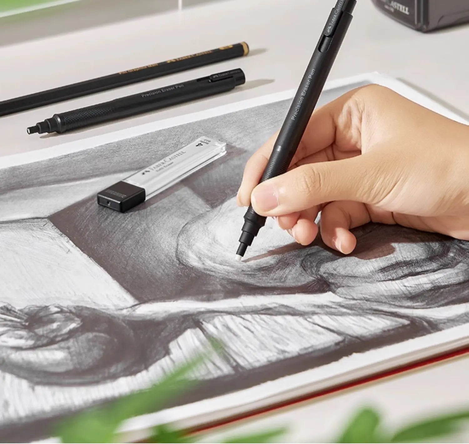 Faber-Castell precision tip pen-style eraser, black retractable 2.5mm round eraser, Simples Market.