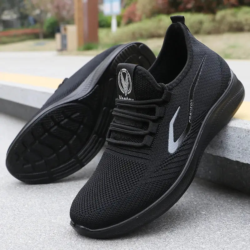 Simples Market black knitted running shoes, breathable mesh, non-slip outsole, pair of sneakers