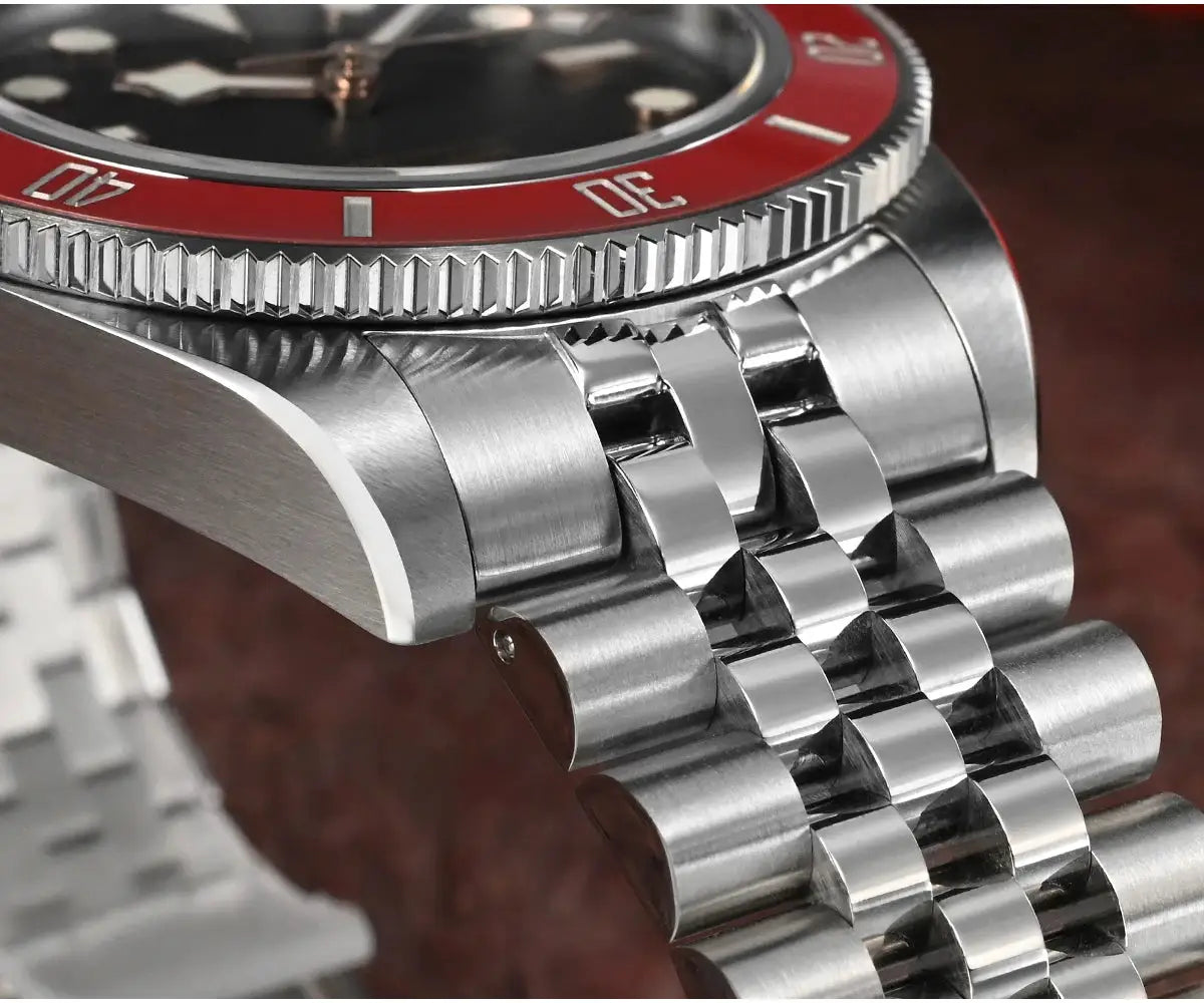 San Martin 40mm BB Diver watch with NH35 automatic movement, red bezel and stainless steel bracelet