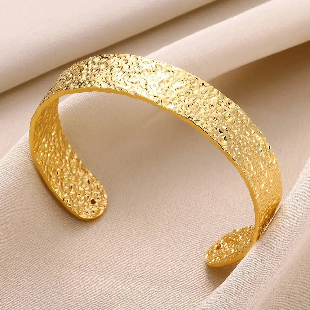 Exquisite Classic Bump Pattern Open Bangle Cuff Bracelet For Women Gold Color Stainless Steel Hand Ornament Gift