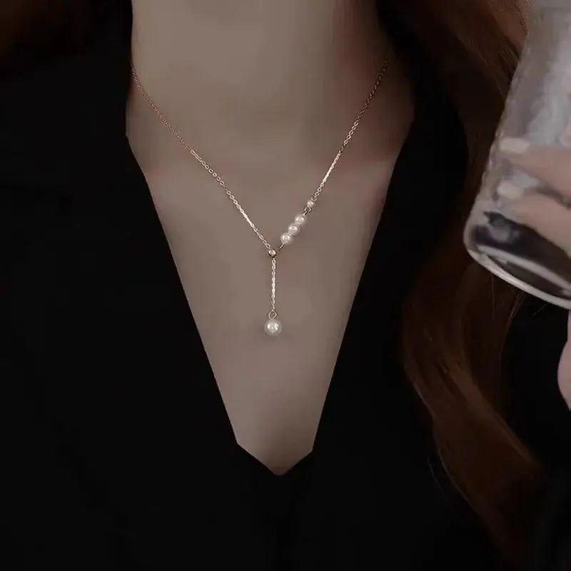 Gold-tone pearl choker necklace with Y-shaped pearl drop, Simples Market