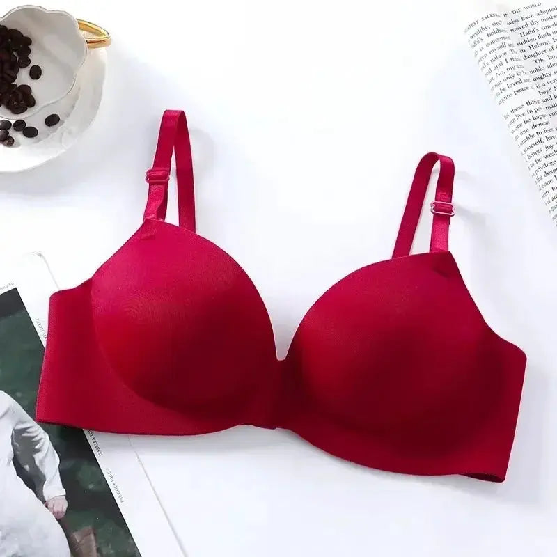Women seamless red wireless bra by Simples Market with molded cups
