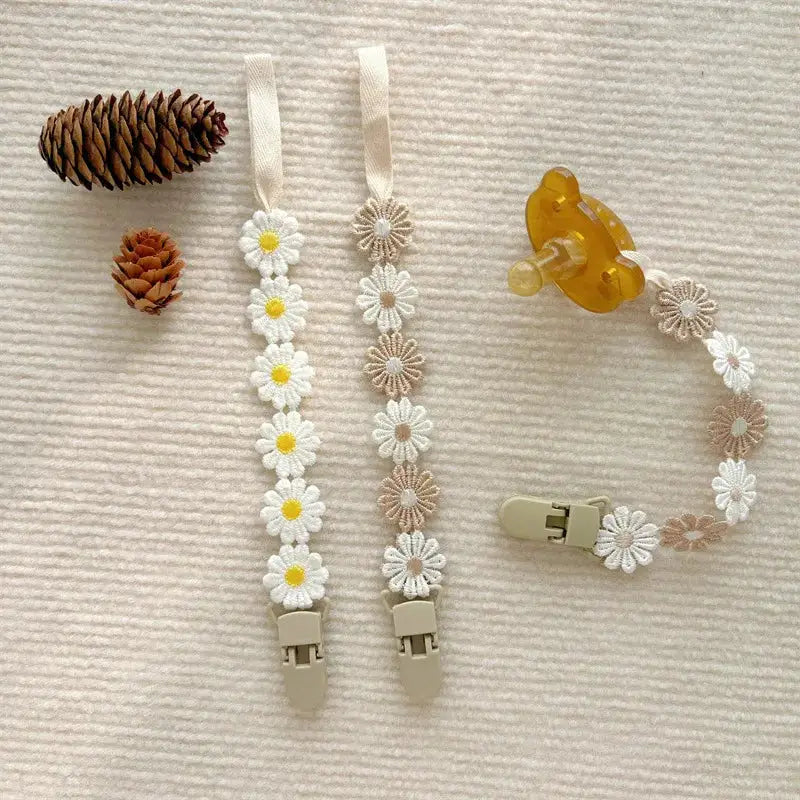 Little Daisy Baby Pacifier Clips and Chain Nipple Holder For Toddlers Girls Baby Shower Gift Baby Accessories