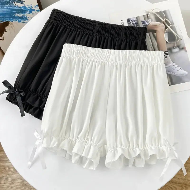 Women's lace short bloomers made of imitation silk with ruffle trim, black and white (2-pack), Simples Market
