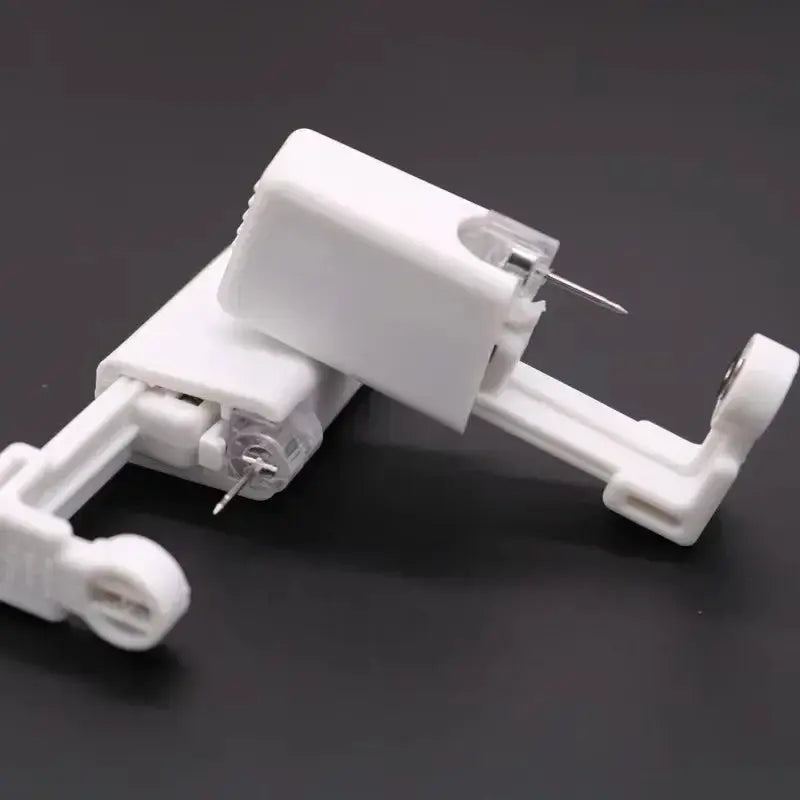 Disposable White Plastic Ear Piercing Gun Kit For Women And Men Sterile Safe Earring Tools