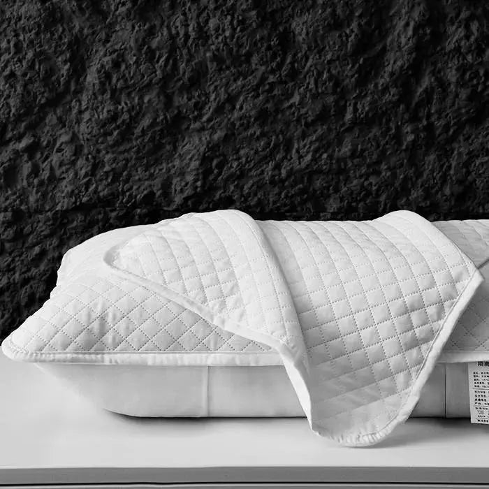 Clip pillow cover by Simples Market, white quilted waterproof anti-mite pillow protector, 72×45 cm