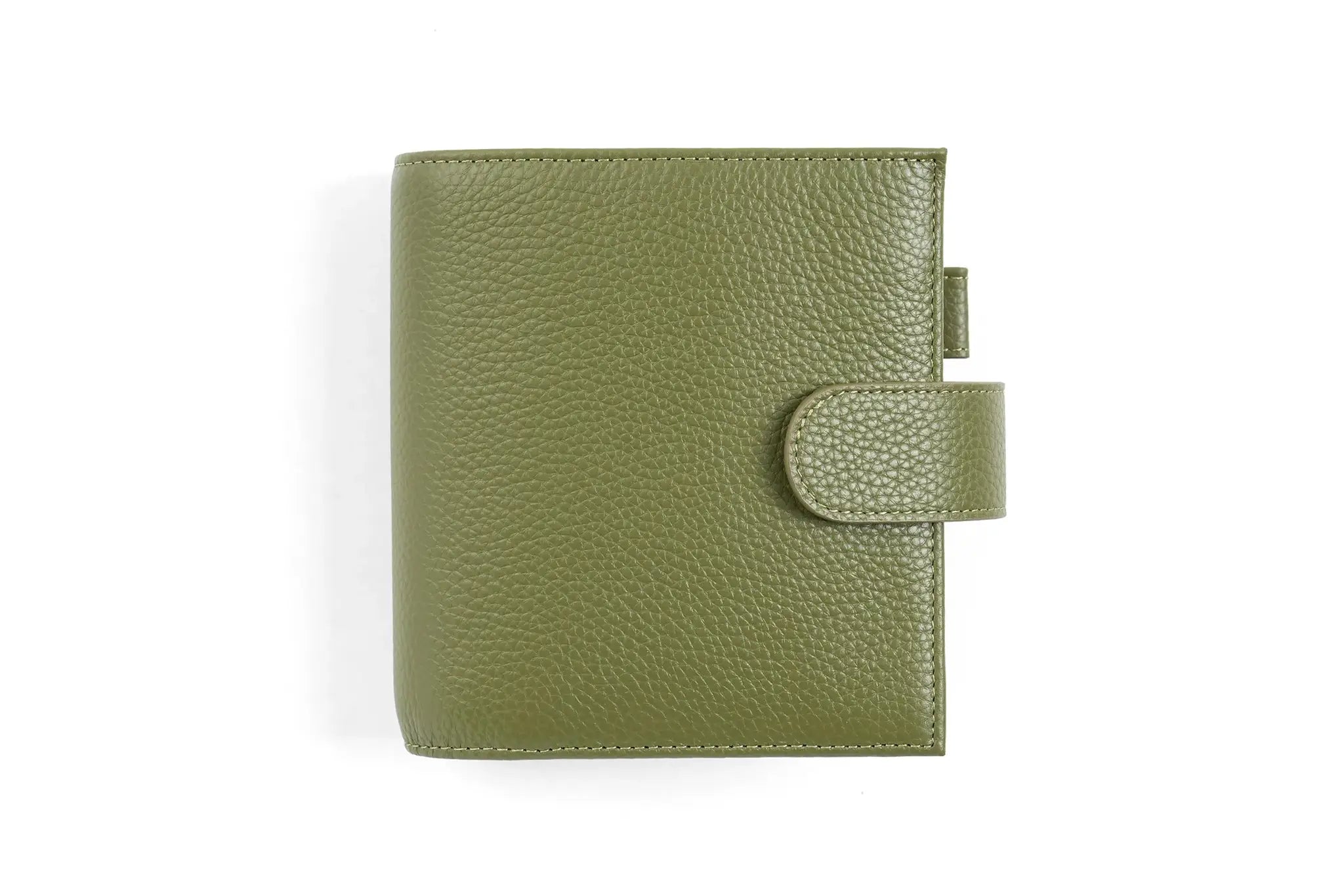 Moterm Luxe 2.0 pocket planner in olive green pebble-grain leather with strap closure by Simples Market