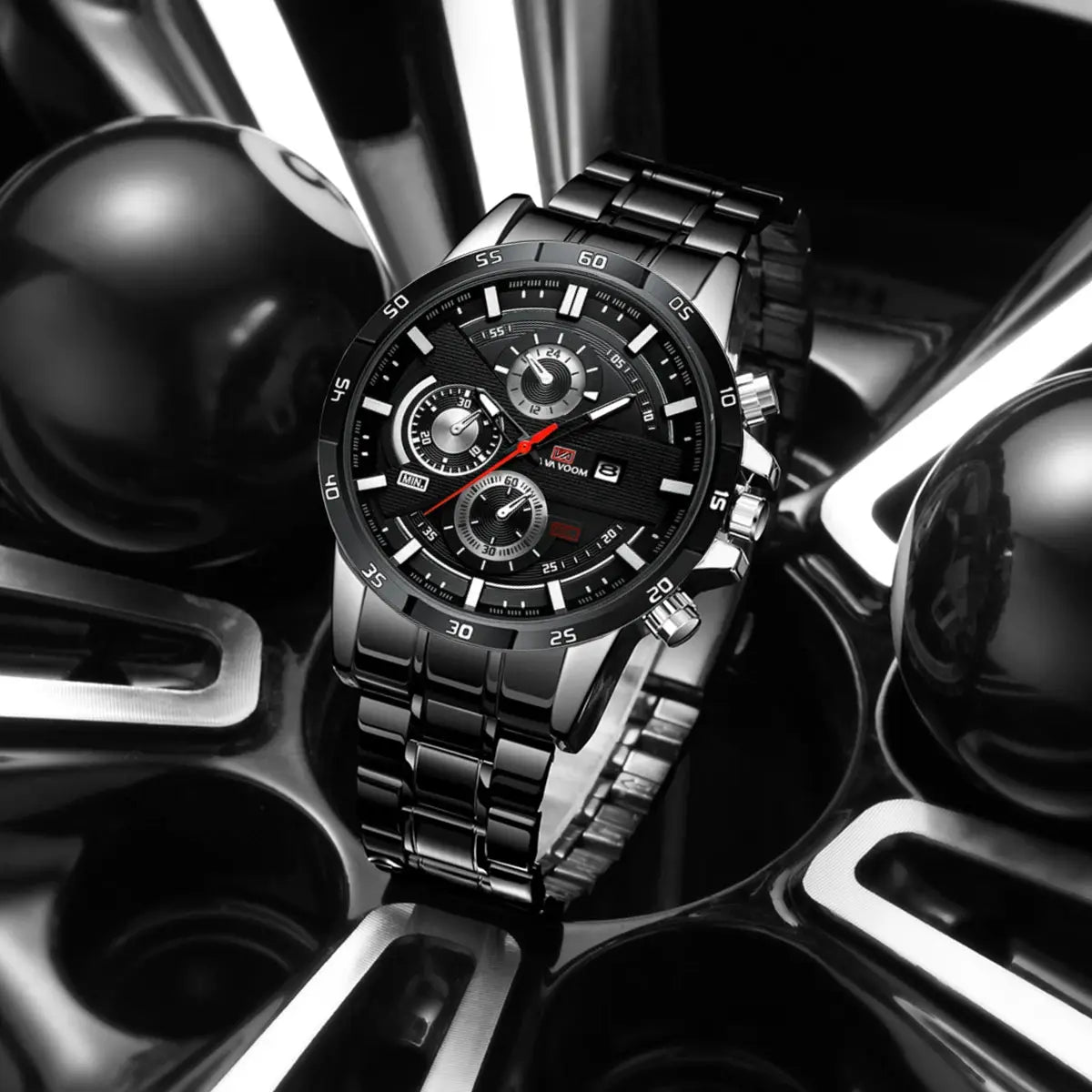 Men's 46mm Sports Style Leather Racing Band Quartz Calendar Watch For Precise Timekeeping