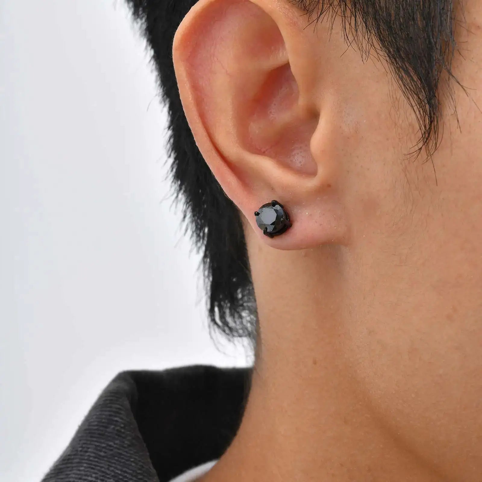 Black round zircon magnetic ear stud on stainless steel, non-piercing clip-on earring