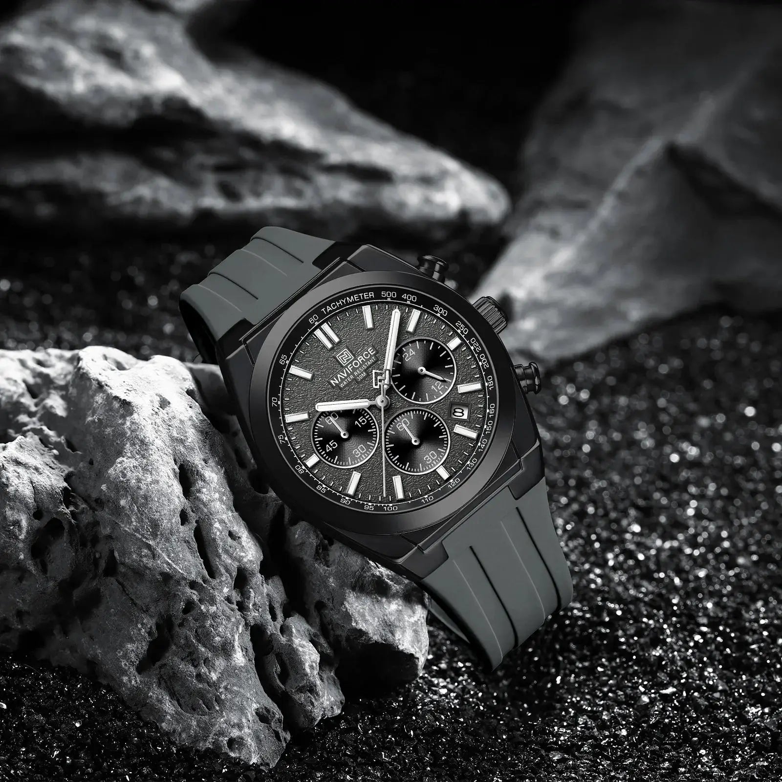 NAVIFORCE 8080 men's watch with black case and gray silicone strap, chronograph tachymeter, water resistant
