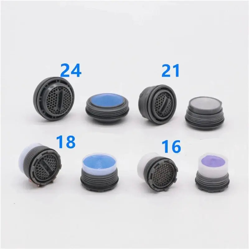 Simples Market faucet aerator set (8 adapters) with M24, M21, M18, M16 for water-saving bathroom taps.