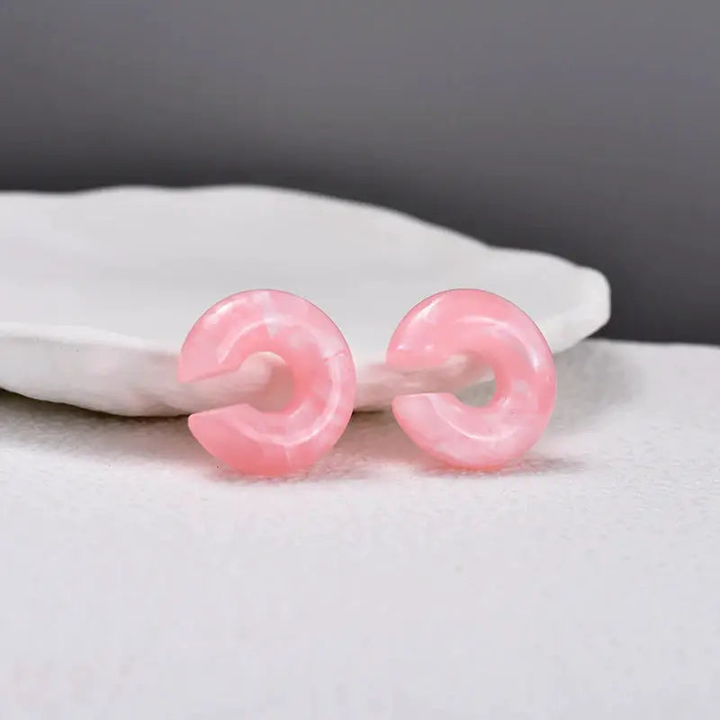 ClipCharm Simple Round Circle Clip Earrings For Women No Piercing C Shape Acrylic Lightweight Colorful Ear Cuffs