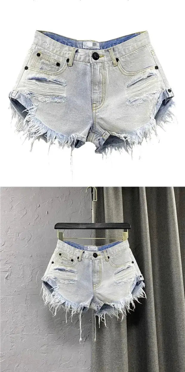 Denim distressed shorts, light-blue with frayed edges and ripped fronts, by Simples Market.