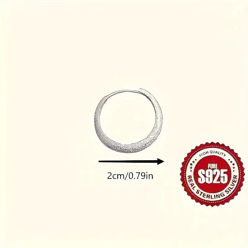Sterling silver hoop earring, textured circle design, 2 cm diameter, S925 stamp