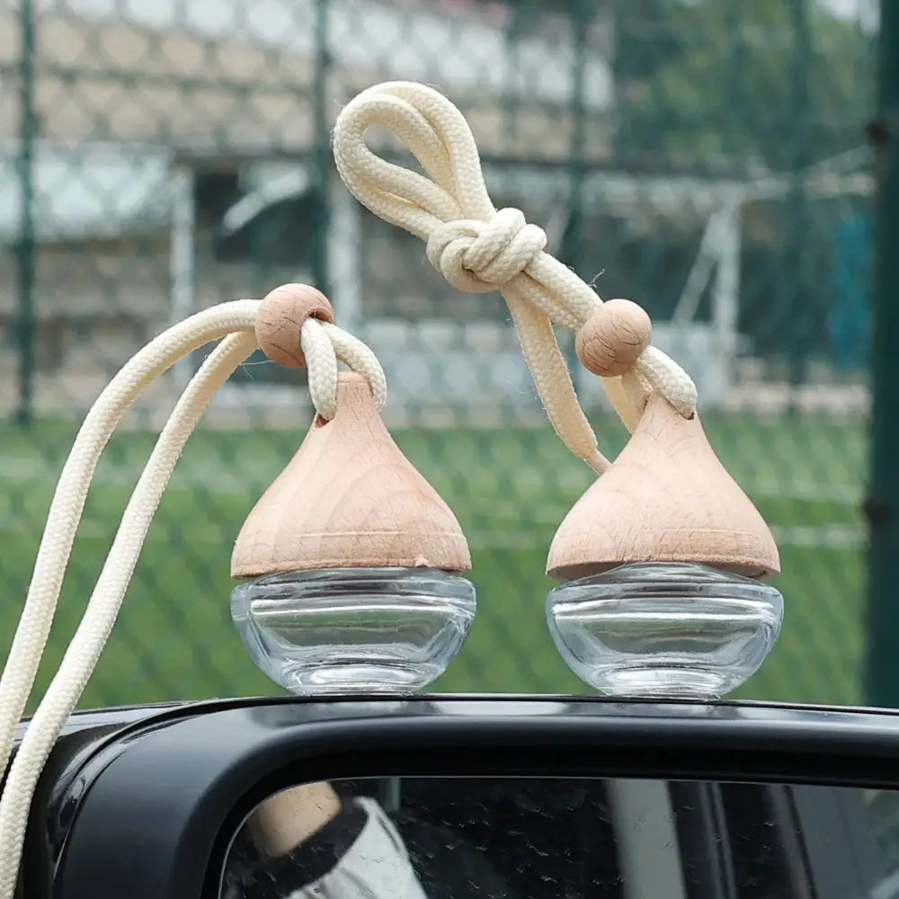 Round Car Perfume Bottle Ornament Aromatherapy Essential Oil Diffuser Hanging Auto Air Freshener Car Interior Decoration