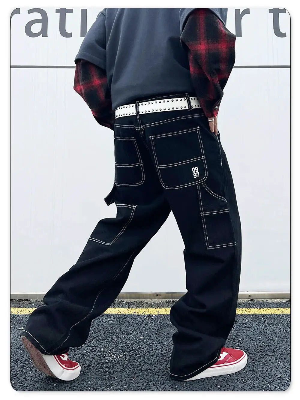 Simples Market Liys Retro black denim work jeans for men with white contrast stitching and cargo pockets, straight-leg.