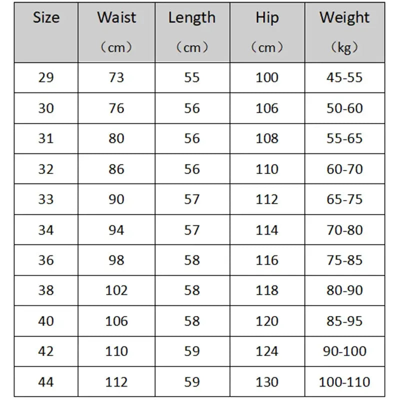 Men's medium cargo pants size chart by Simples Market with waist, length, hip and weight ranges for outdoor wear