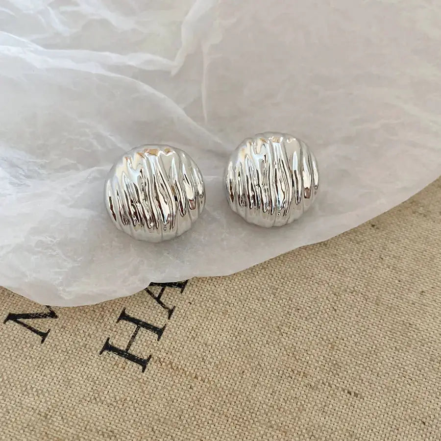 Simples Market pair of silver irregular pleated oval acrylic stud earrings