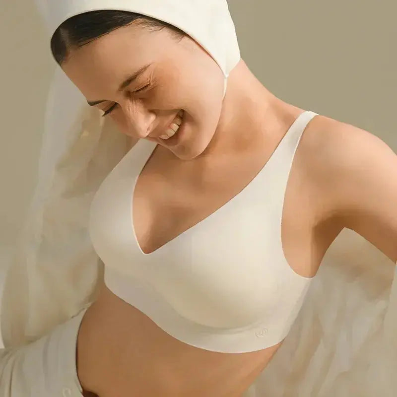 Simples Market SUJIIN white seamless wireless bra with V-neck bralette and soft support