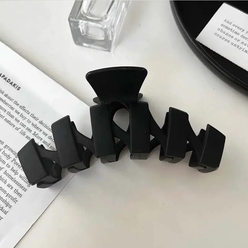 LuxeLocks Solid Vintage Matte Geometric Hair Claws For Thick Hair Strong Hold Clips