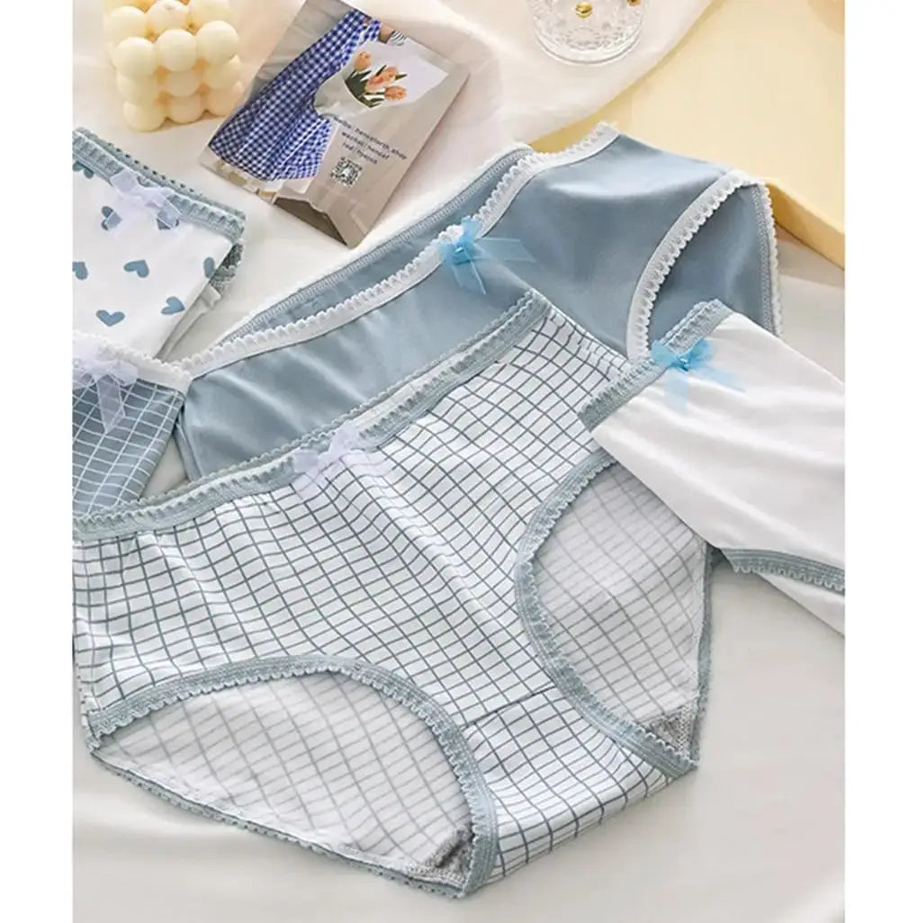 5-piece women's cotton panties set by Simples Market with heart and plaid prints, blue bows, lace trim