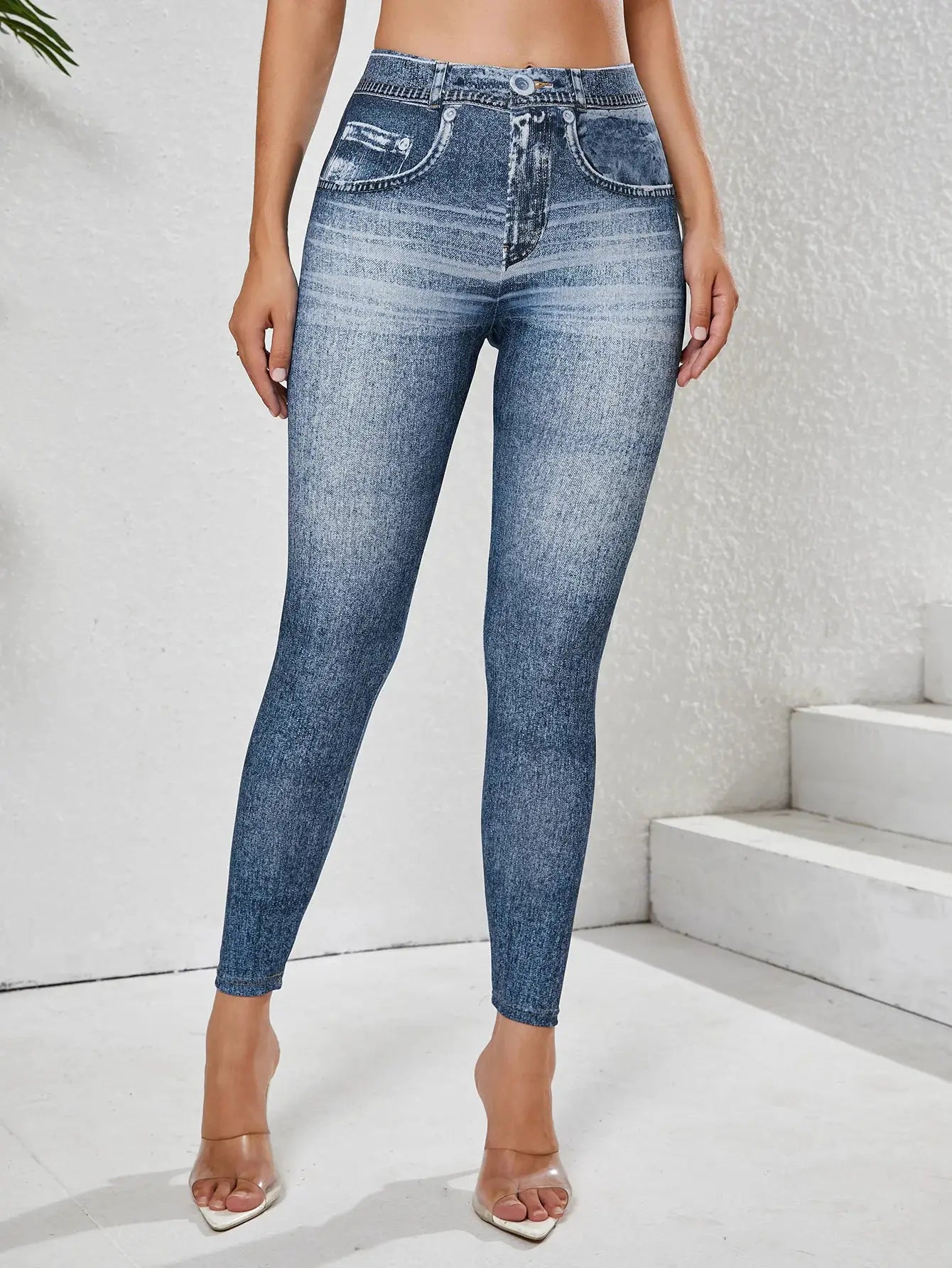 Women's blue imitation denim leggings with pockets by Simples Market, high-waisted and stretchy tummy-control