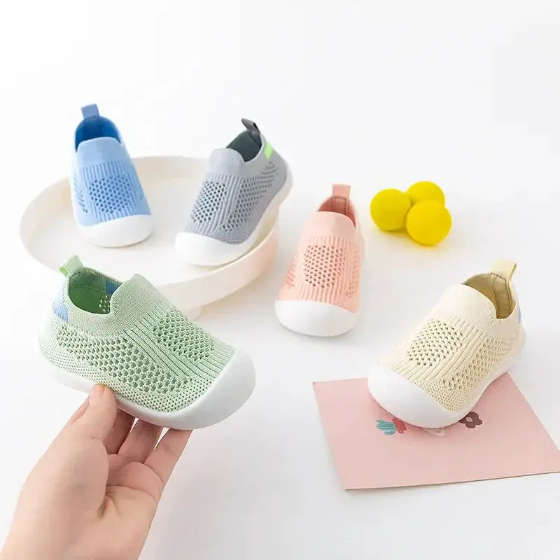 Spring Popular New Baby Shoes Breathable Mesh Knit Slip On Casual Sneakers For Toddlers Non Skid Prewalker 0 To 3T