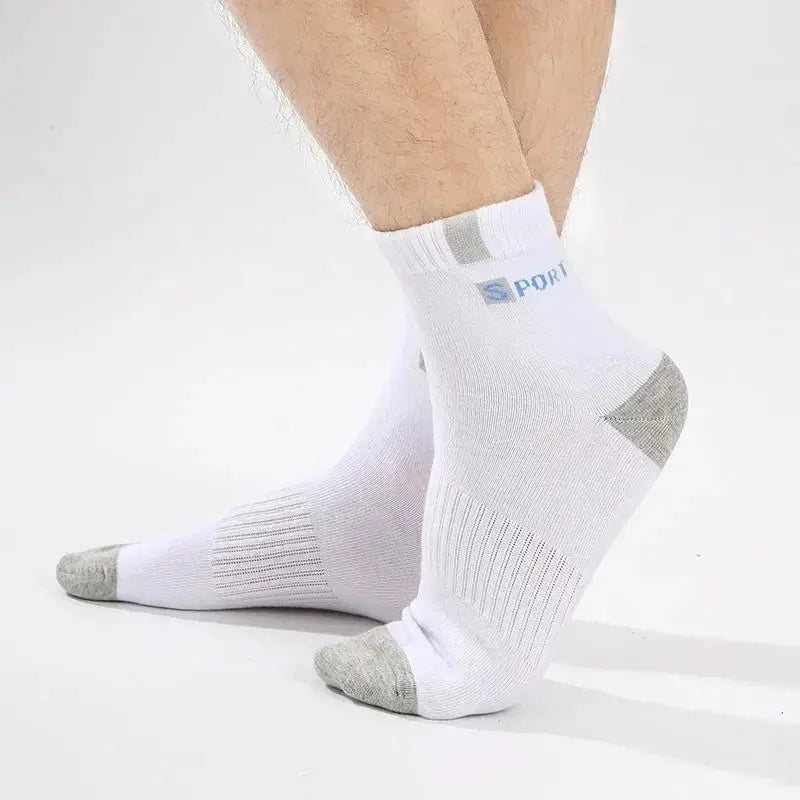 Men's Cotton Socks Breathable Soft Comfort Middle Tube For Running And Sports With Letter Fashion Design Elastic