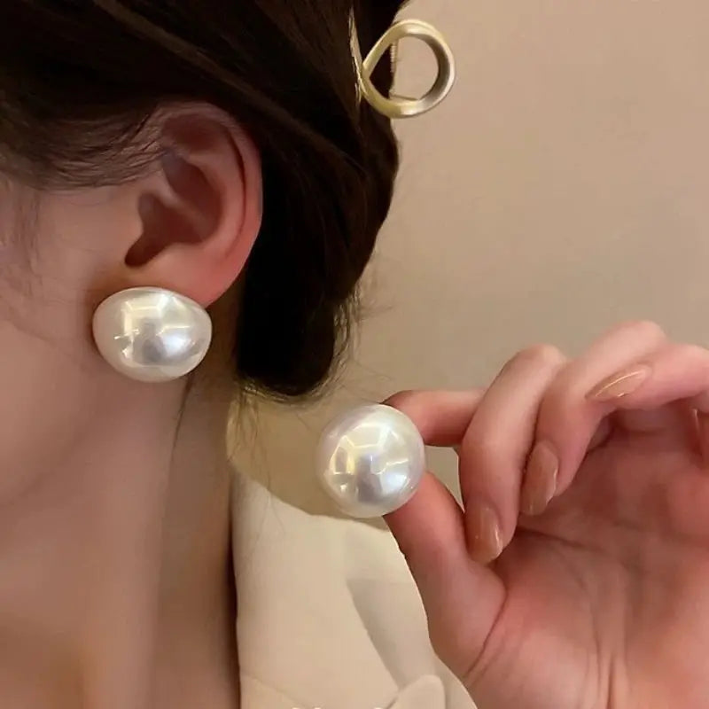 Imitation pearl round stud earrings, 2 pcs, white glossy finish, Simples Market