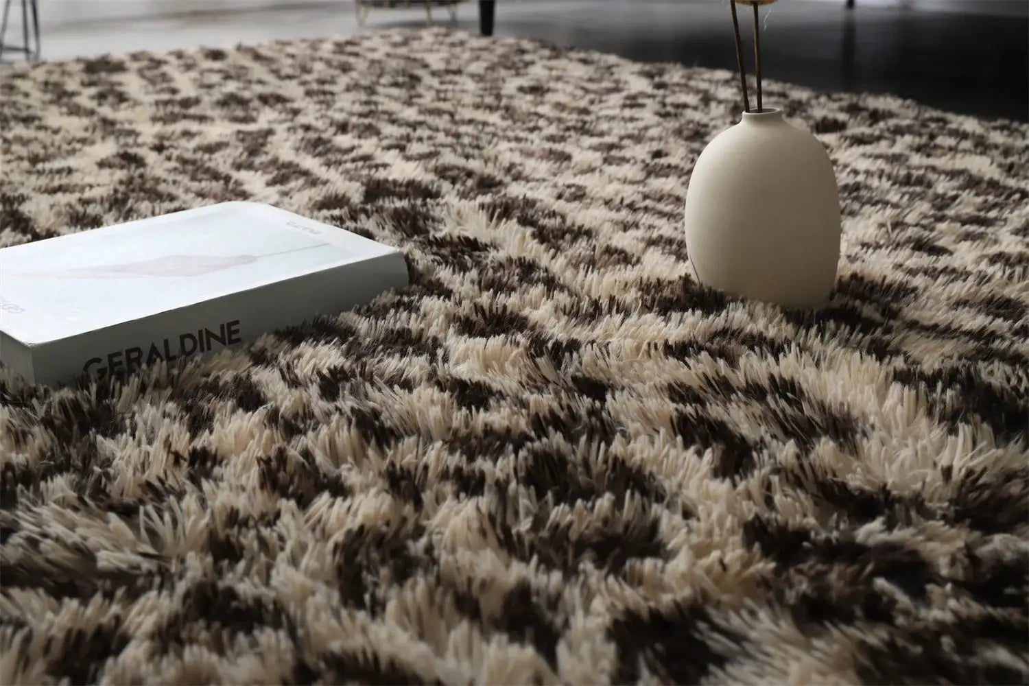 Simples Market Premium Fluffy Area Rug; brown-beige shaggy carpet for living room.