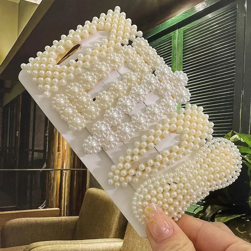 Korean Inspired Luxe Pearl Hair Clips With Geometric Alloy And Plastic Pins For Women Secure Fashion Accessory