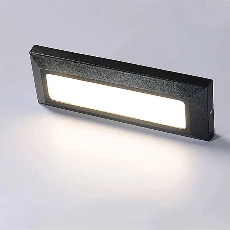 Surface mounted LED stair step light in black alloy housing, 6W, waterproof wall lamp by Simples Market