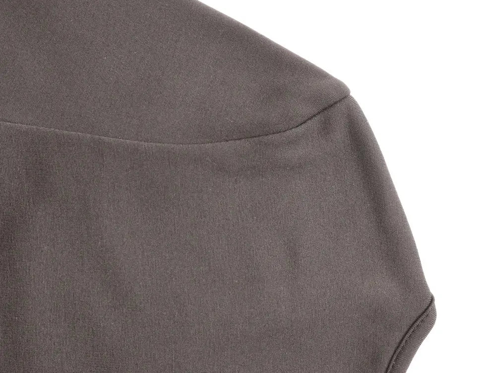 Simples Market women's gray long-sleeve solid-color skinny jumpsuit fabric close-up on shoulder seam