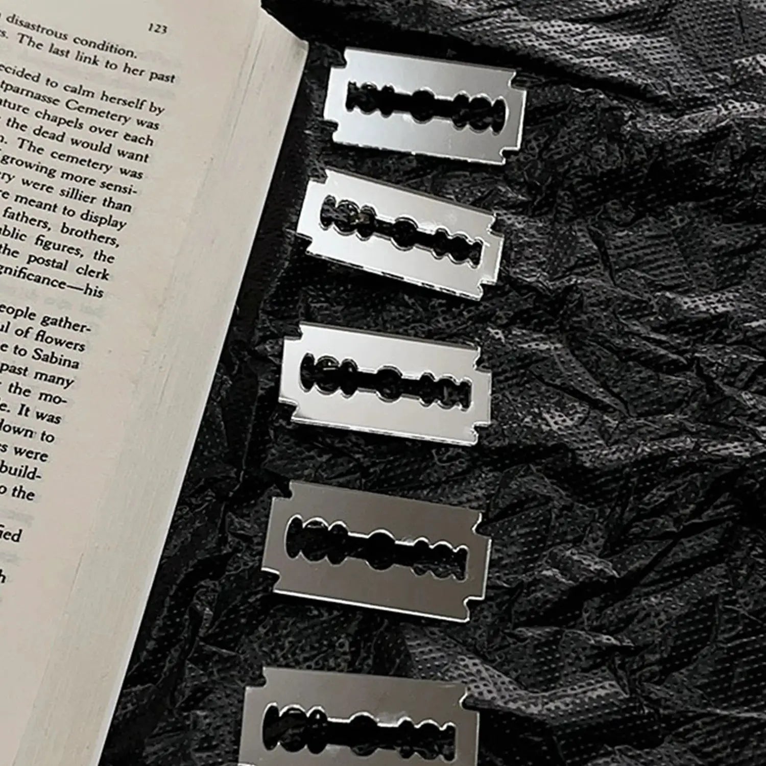 Creative Knife Shape Hair Clips For Women And Girls Edgy Lightweight Alloy Plastic Hairpins