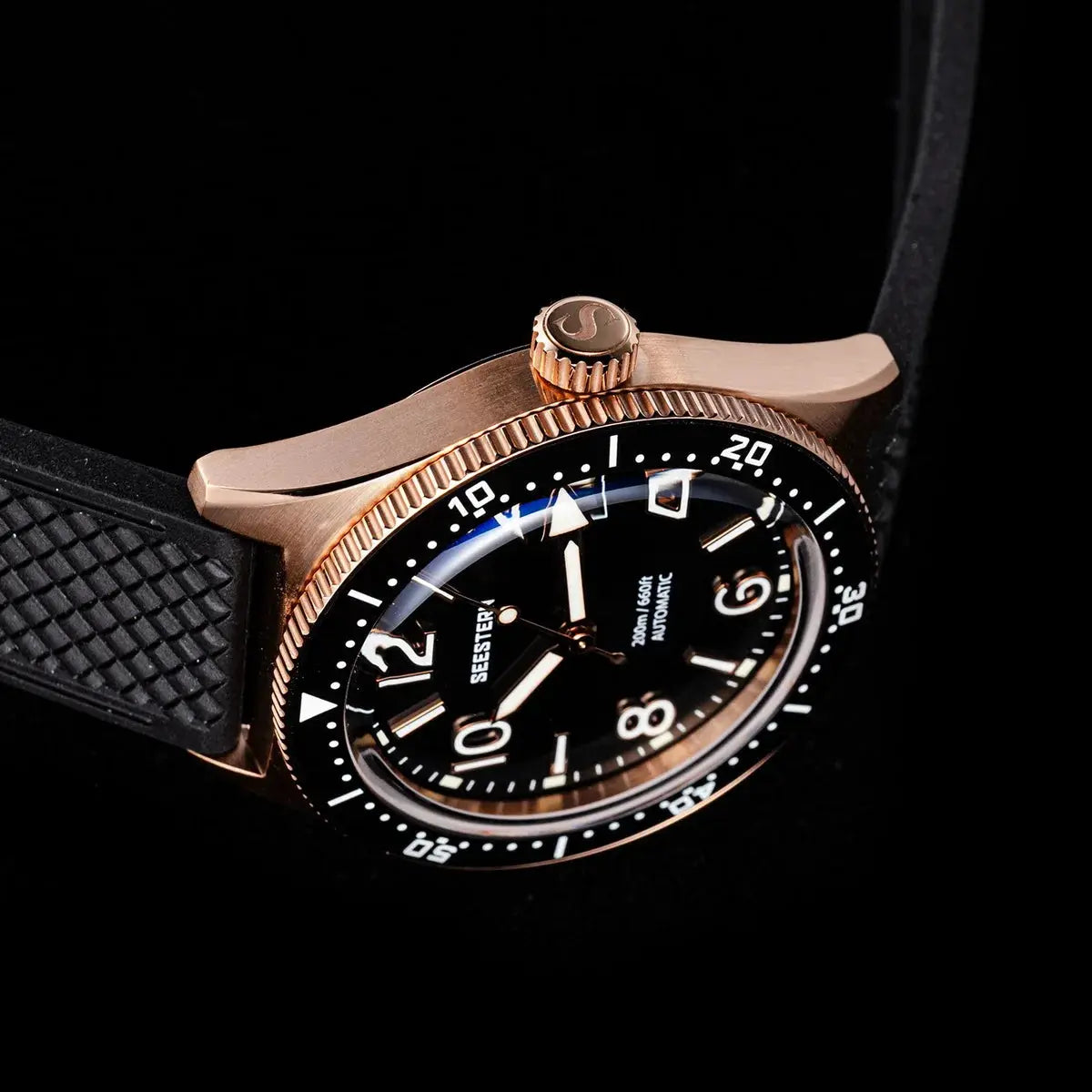 SEESTERN Diver watch with rose-gold-tone case and rubber strap