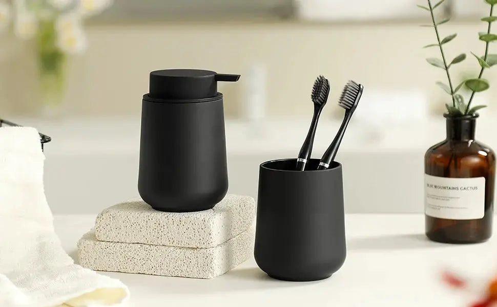 Simples Market matte black bathroom accessory set: 2-piece soap dispenser and cup for vanity