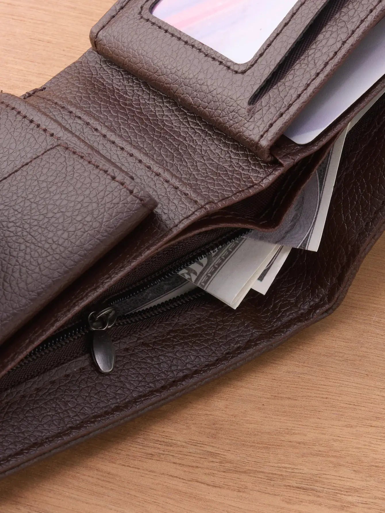 Simples Market men's brown leather slim wallet with card slots and zipper coin pocket